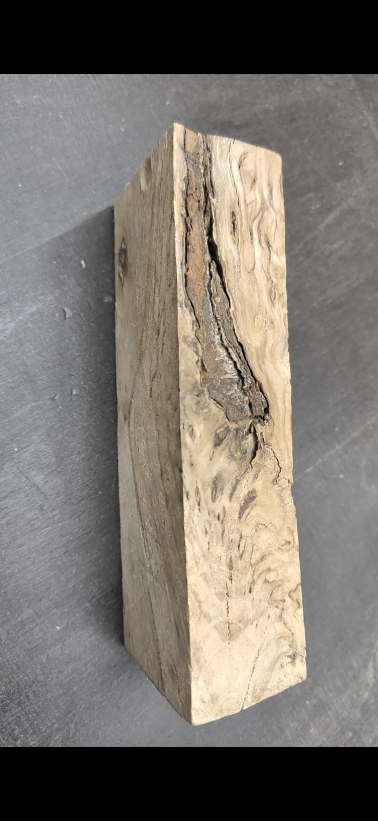 Карельская берёза, с дефектами